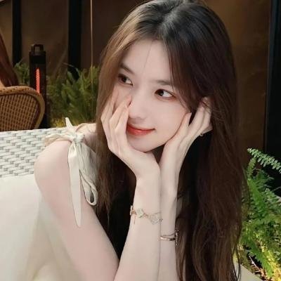 和阿姨促膝长谈后校花慌了